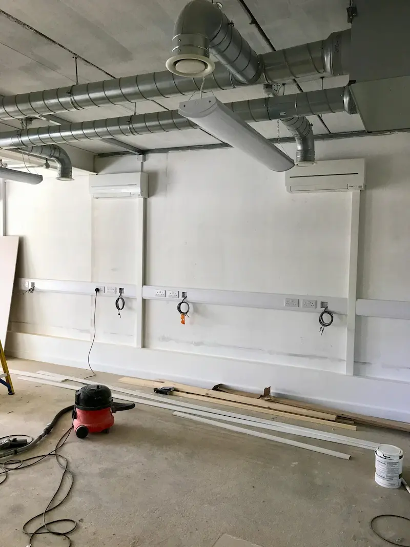 Shop front lighting installation for a commercial property